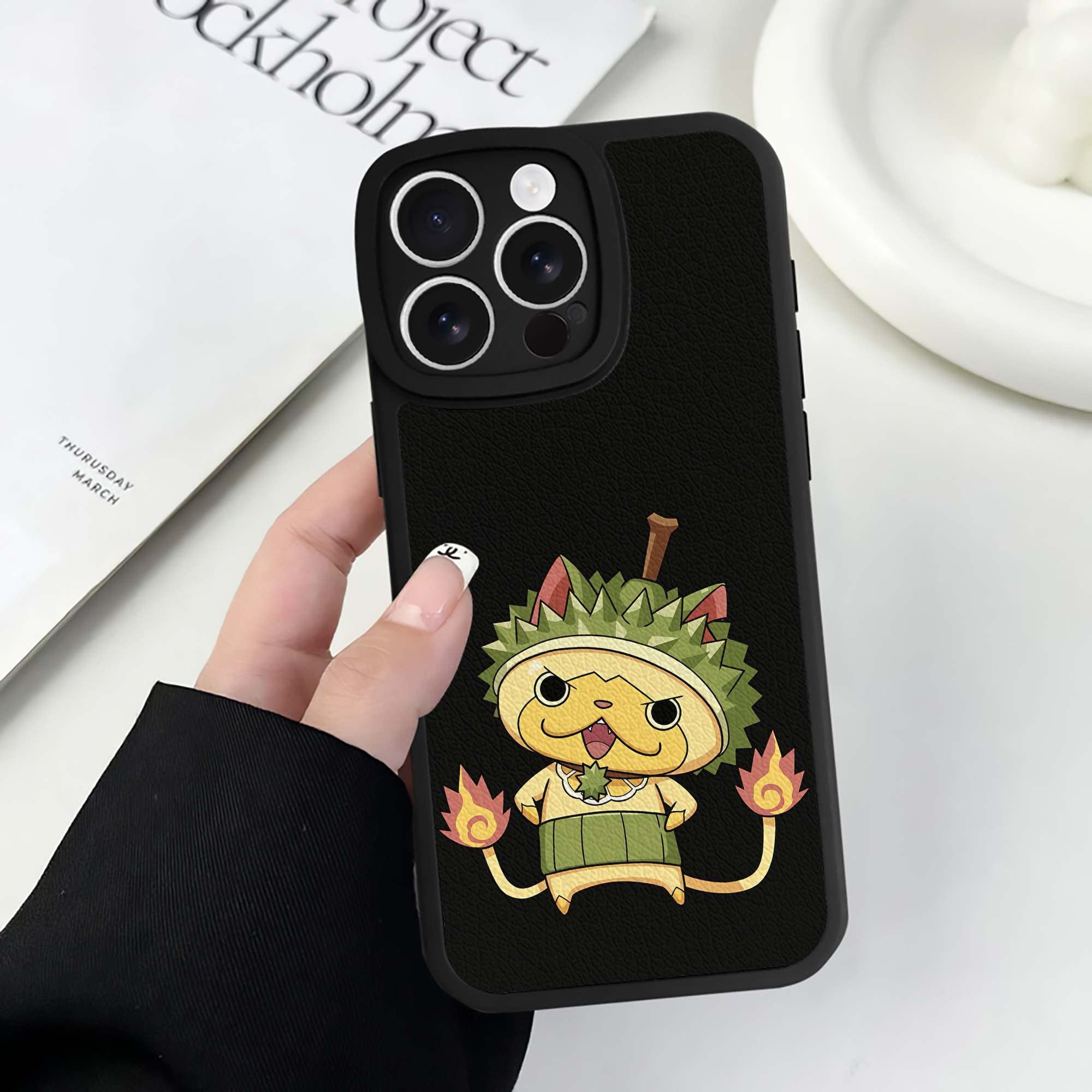 （画像用） 妖怪ウォッチ Yo-kai Watch 【iPhone 16シリーズ対応】シリコンスマホケース（レザー調） 材質：シリコン